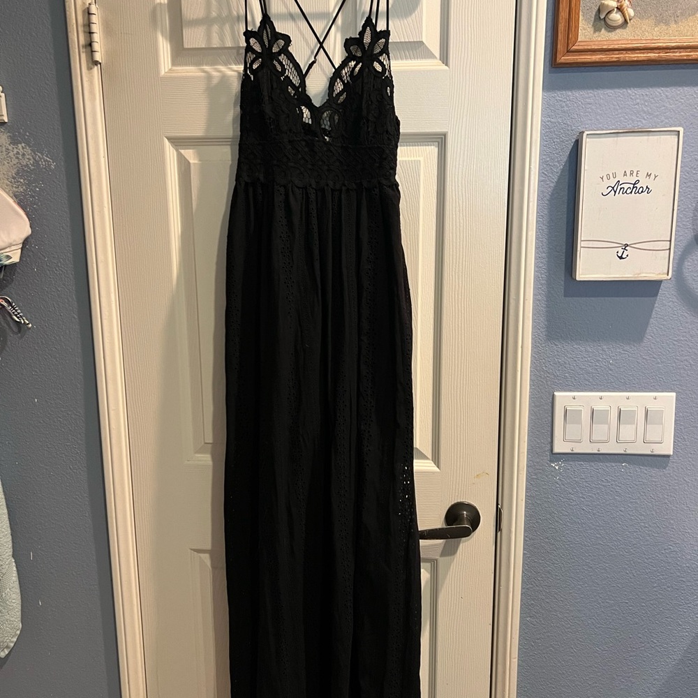 Elegant Black Lace Maxi Dress